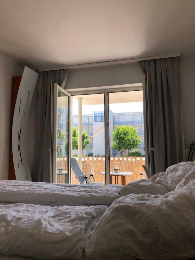 Parkplatz Und Balkon - Burberg'S Heimathafen In فيسبادن المظهر الخارجي الصورة